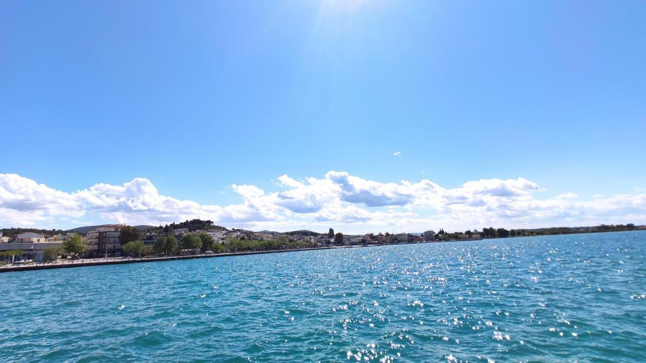 Beach Front Apartment Nea Palatia Exterior foto